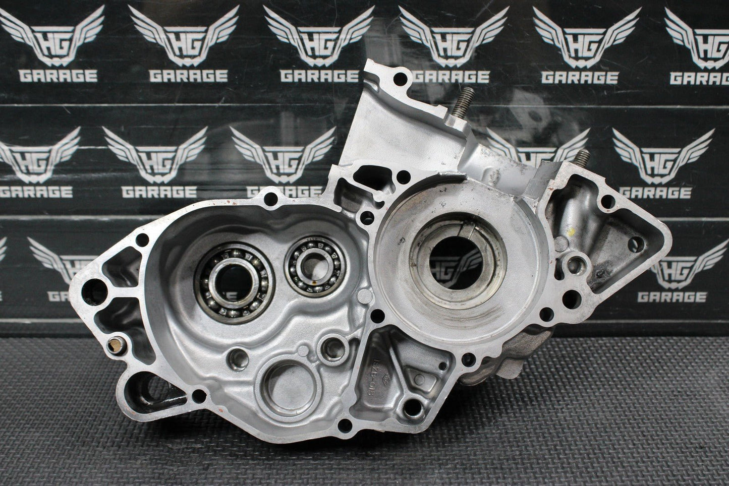2001 SUZUKI RM80 OEM LEFT ENGINE MOTOR CRANKCASE CRANK CASES BLOCK 11300 - 03812 - hggarage