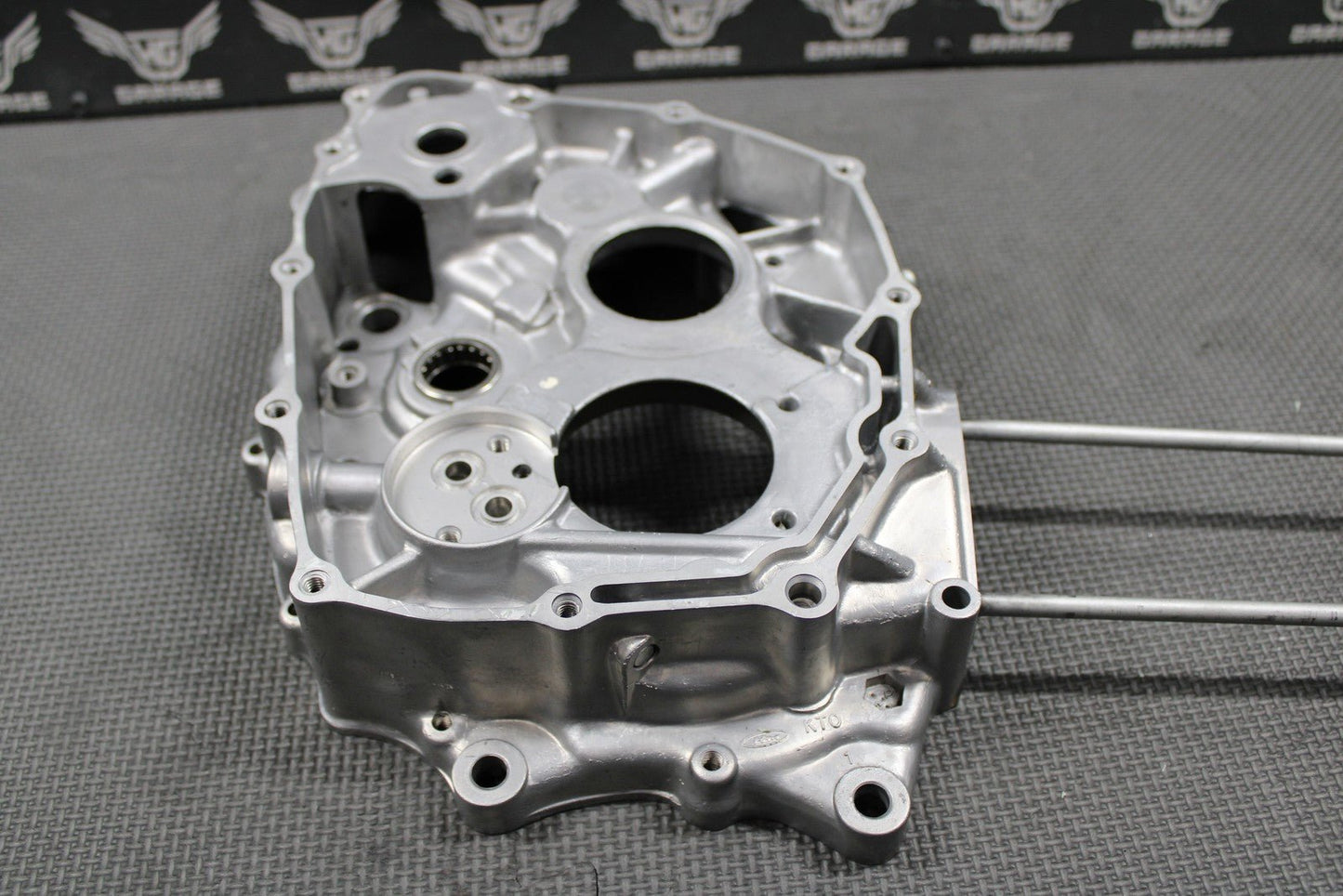 1999 93 - 02 HONDA XR200R OEM RIGHT ENGINE MOTOR CRANKCASE CRANK CASE 11100 - KT0 - 68 - hggarage