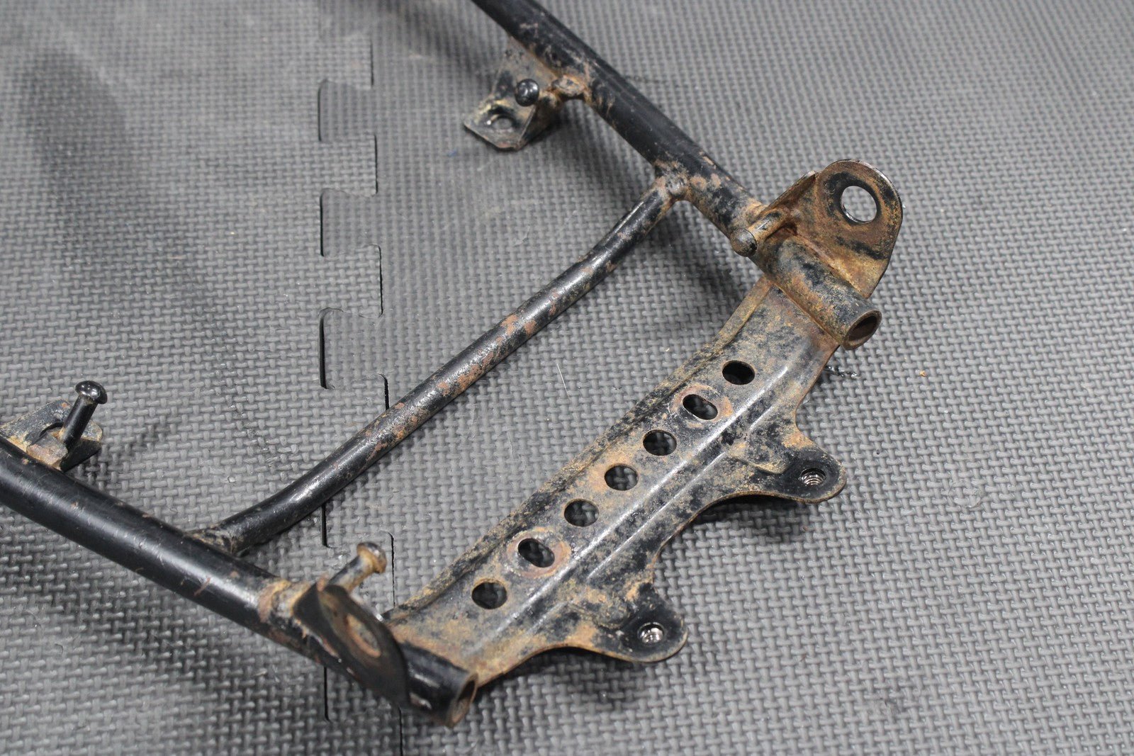 1987 87 - 93 YAMAHA TW200 OEM REAR BACK SUB FRAME SUBFRAME FENDER SUPPORT TAILIGHT - hggarage