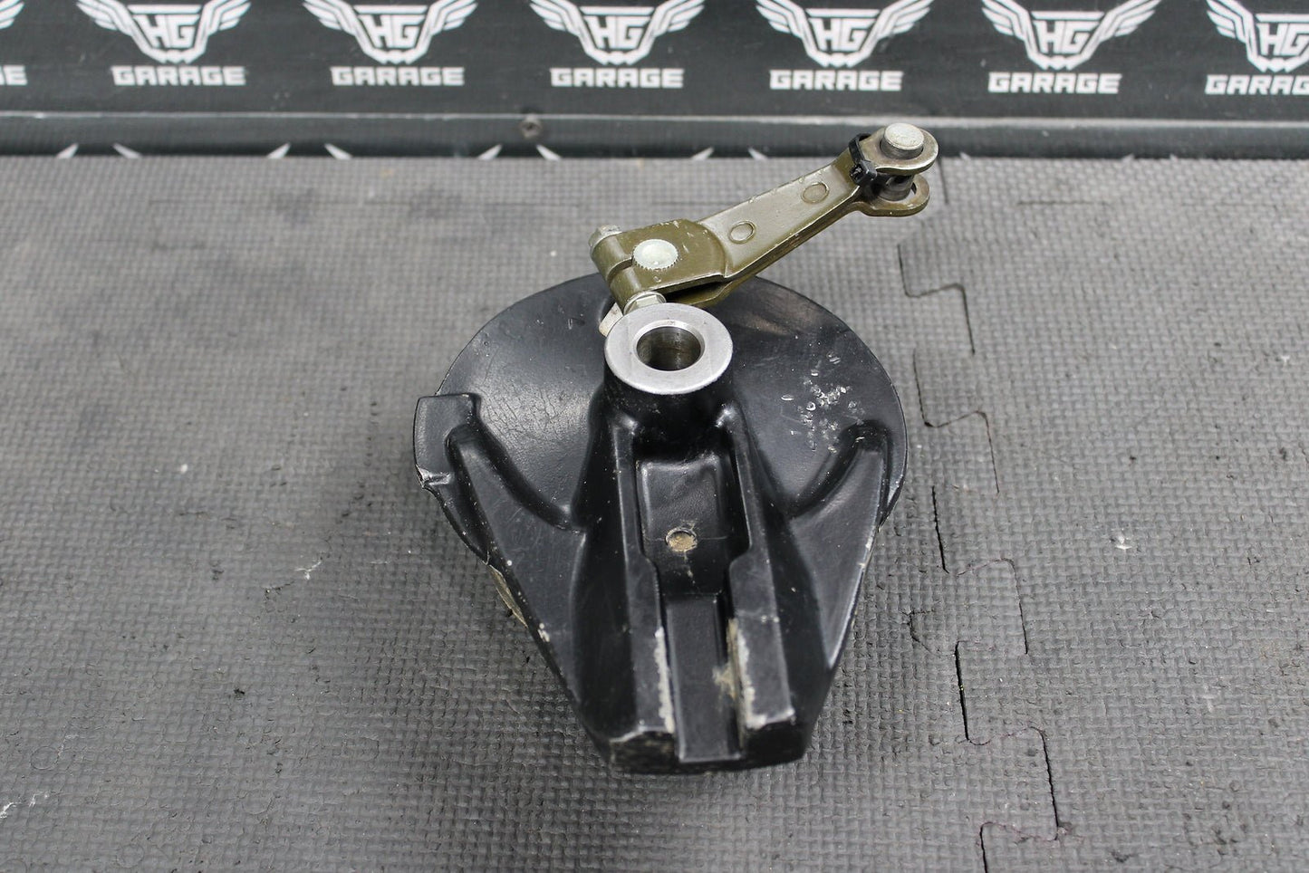 2000 HONDA XR200R 84 - 88 / 1990 1991 / 93 - 02 OEM REAR BACK BRAKE DRUM ASSEMBLY - hggarage