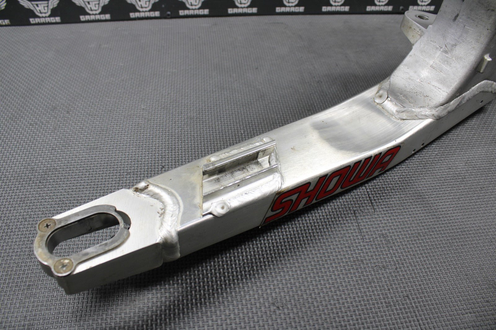 2005 HONDA CRF450R OEM SWINGARM SWING ARM REAR SUSPENSION 52200 - MEN - 710 - hggarage