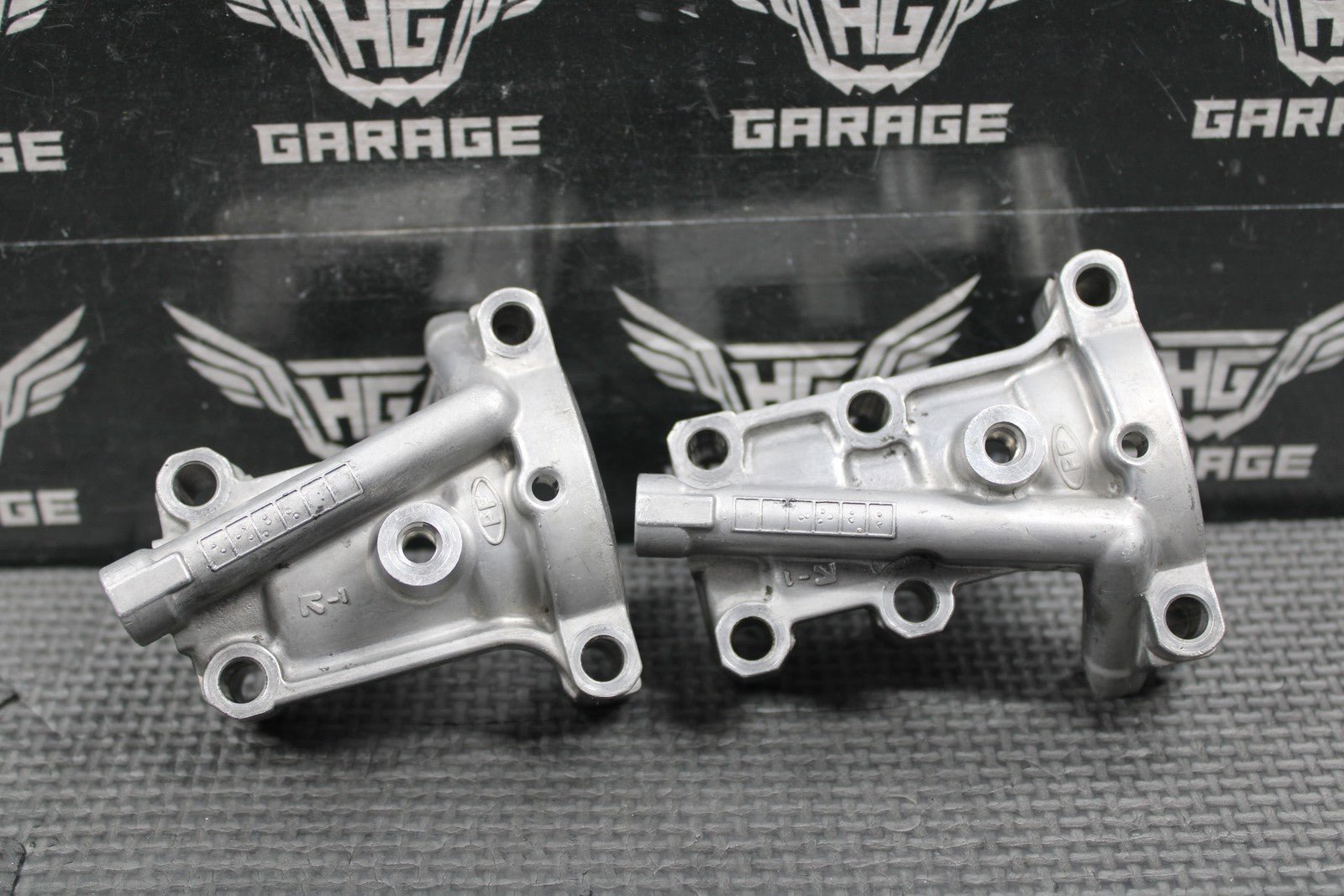 2003 YAMAHA 03 - 05 YZ450F WR450F OEM CYLINDER HEAD CAM CAPS CAMSHAFT TOWERS BOLTS - hggarage
