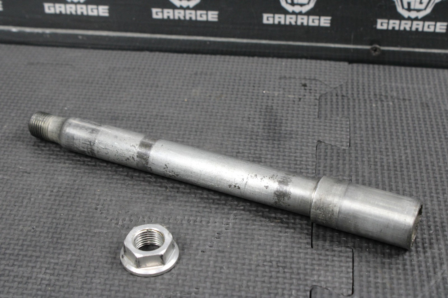2023 HONDA CRF250R OEM FRONT WHEEL RIM AXLE PIVOT BOLT 44301 - MEN - 000 - hggarage