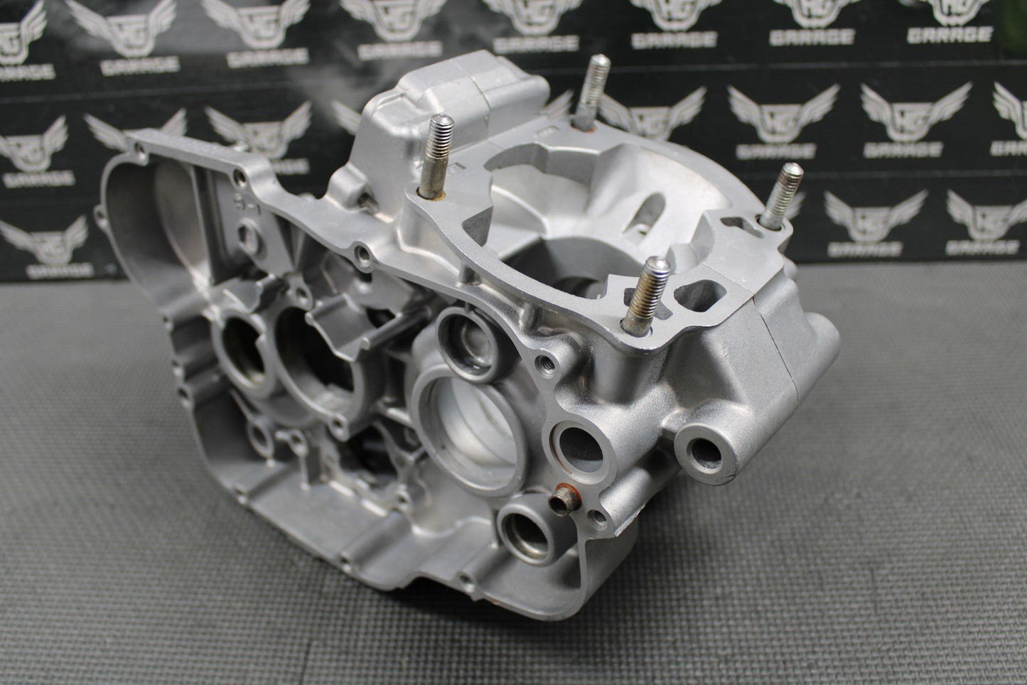 1991 KAWASAKI KX125 OEM LEFT RIGHT ENGINE MOTOR CRANKCASE CRANK CASES 14001 - 5284 - hggarage