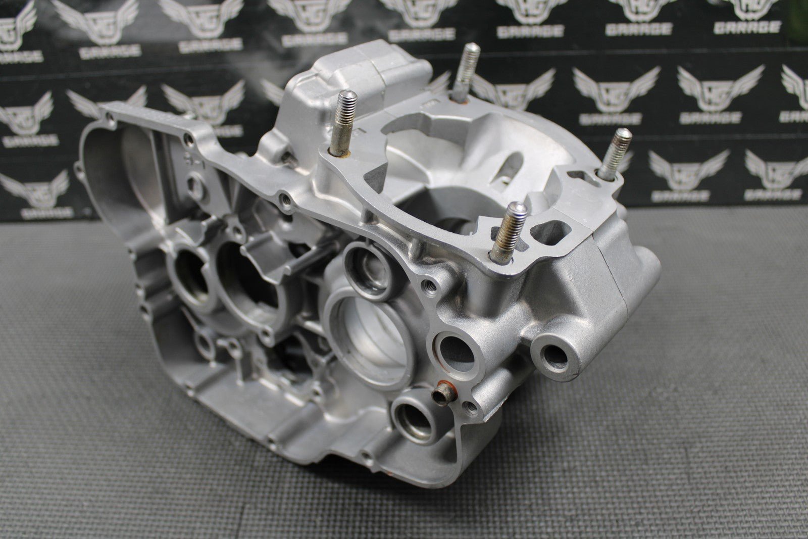 1991 KAWASAKI KX125 OEM LEFT RIGHT ENGINE MOTOR CRANKCASE CRANK CASES 14001 - 5284 - hggarage
