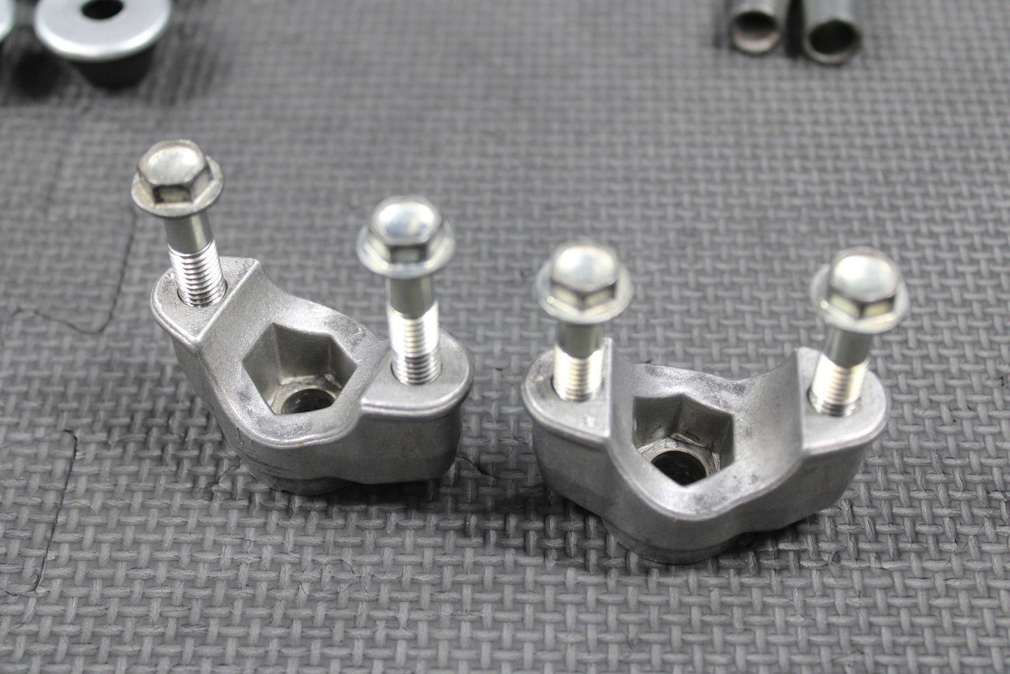 2019 SUZUKI 16 - 25 RMZ250 OEM LOWER HANDLEBAR HOLDER BAR CLAMPS 1 - 1/8 56221 - 49H40 - hggarage