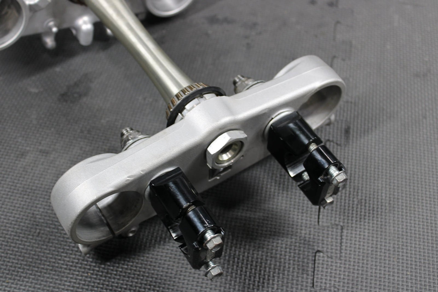 2009 HONDA CRF450R OEM FRONT FORKS LOWER UPPER TRIPLE TREE STEM - hggarage