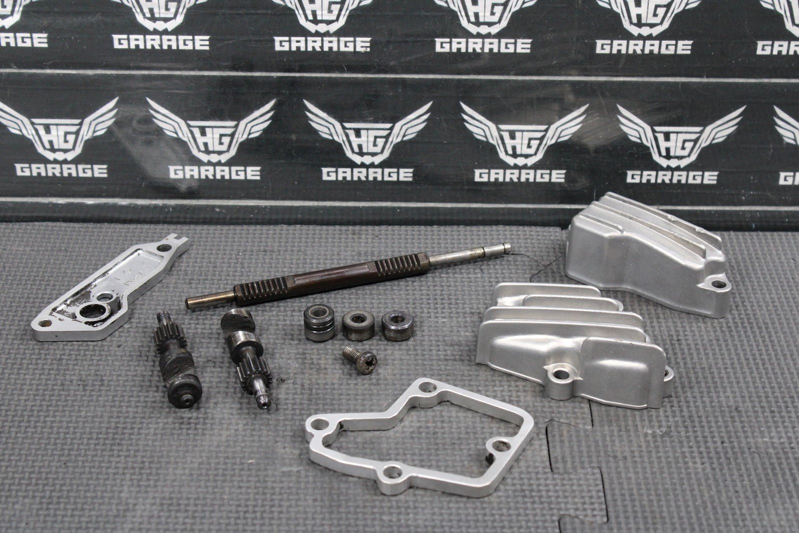 1986 KAWASAKI KDX200 OEM ENGINE POWER VALVE EXHAUST VALVE W CYLINDER COVERS - hggarage