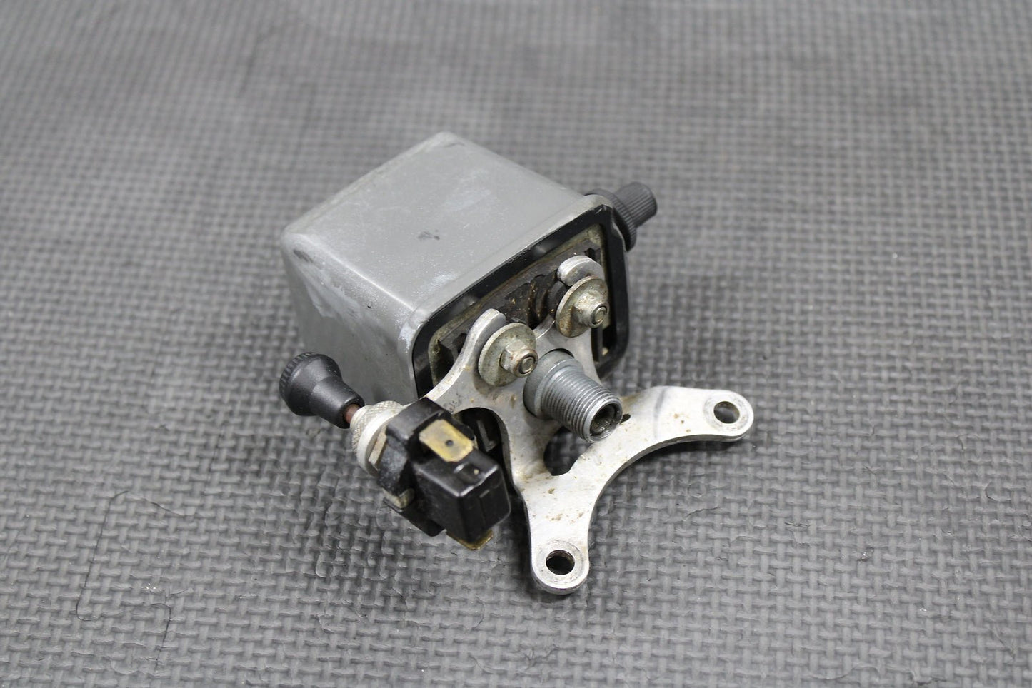 1995 KTM 250 EXC OEM ODOMETER MILE COUNTER & BRACKET 54611120200 58011180000 - hggarage