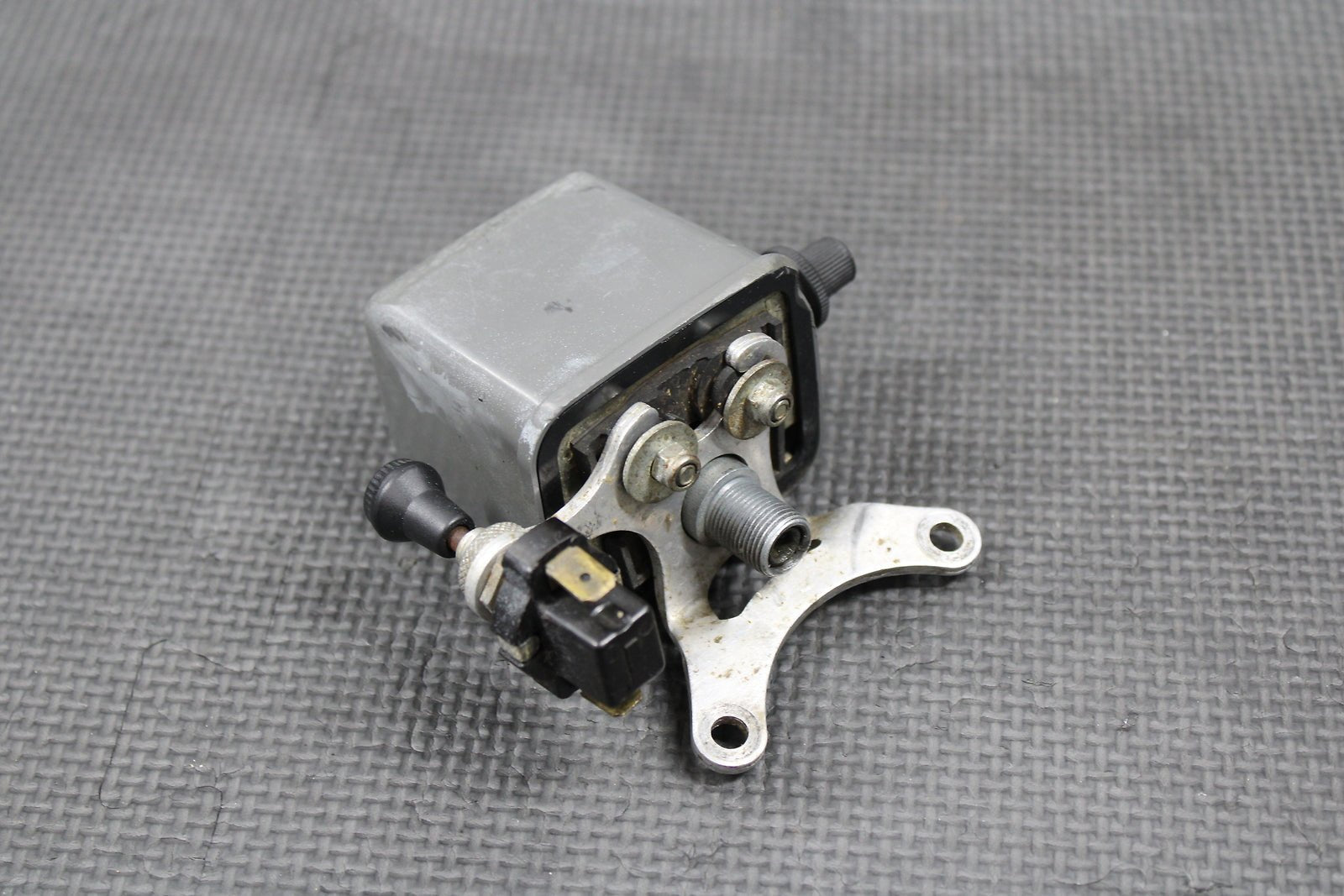 1995 KTM 250 EXC OEM ODOMETER MILE COUNTER & BRACKET 54611120200 58011180000 - hggarage