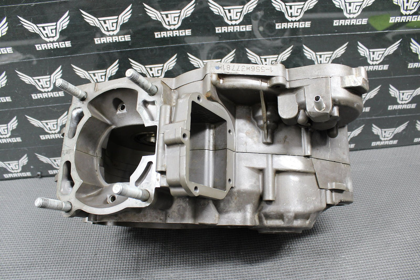 2001 KTM 300 EXC OEM LEFT RIGHT ENGINE MOTOR CRANKCASE CRANK CASES 54730000144 - hggarage