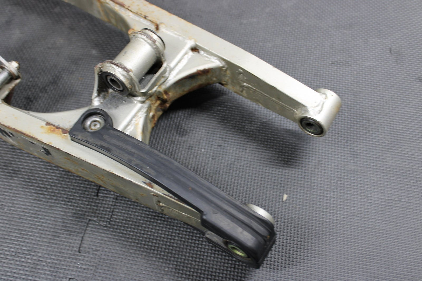 2002 KAWASAKI KX65 OEM SWINGARM SWING ARM SUSPENSION 33001 - 1623 - TX - hggarage