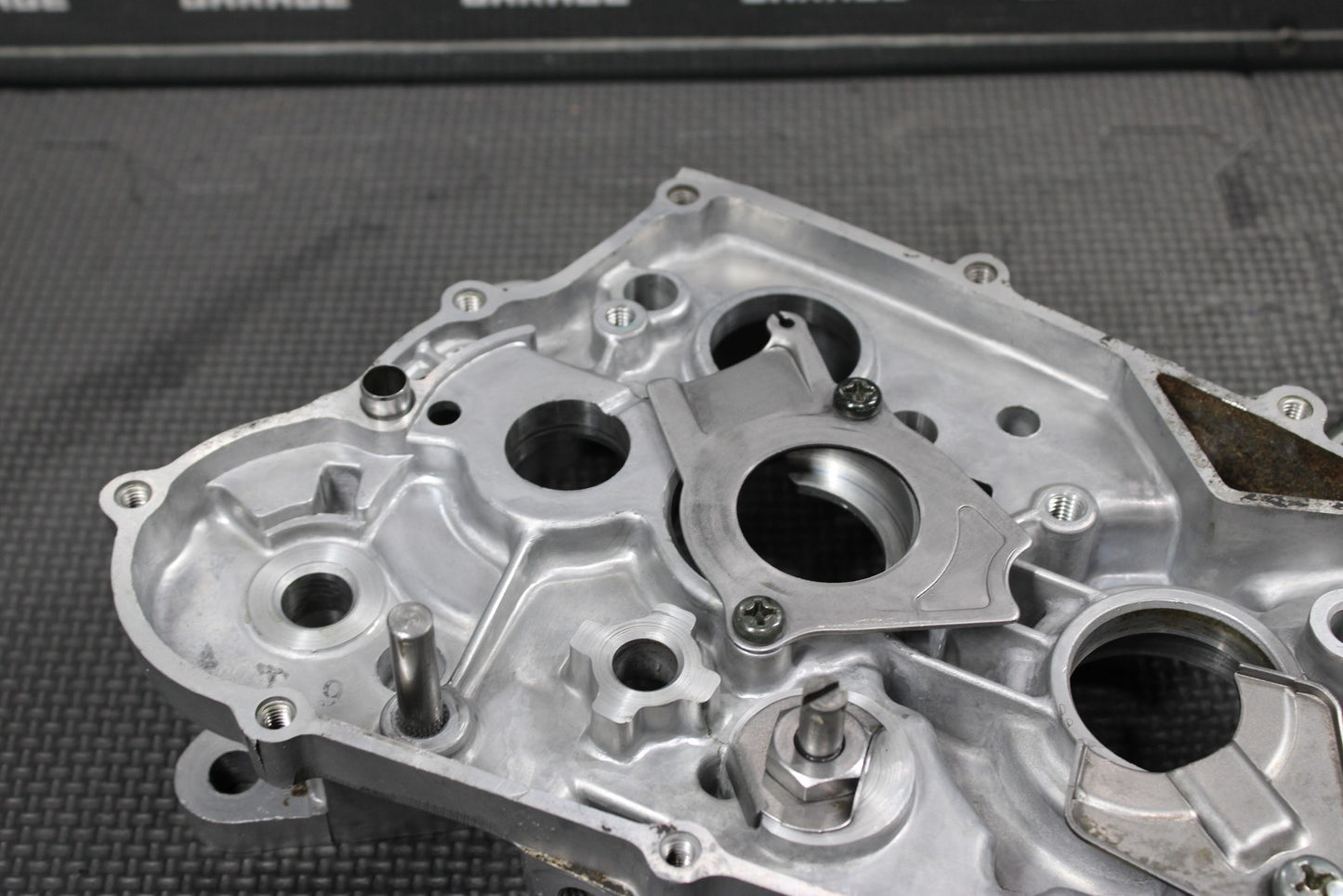1997 YAMAHA RT100 OEM RIGHT ENGINE MOTOR CRANKCASE CRANK CASE BLOCK - hggarage