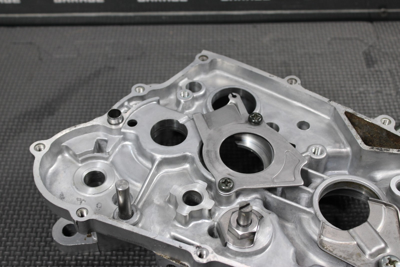 1997 YAMAHA RT100 OEM RIGHT ENGINE MOTOR CRANKCASE CRANK CASE BLOCK - hggarage