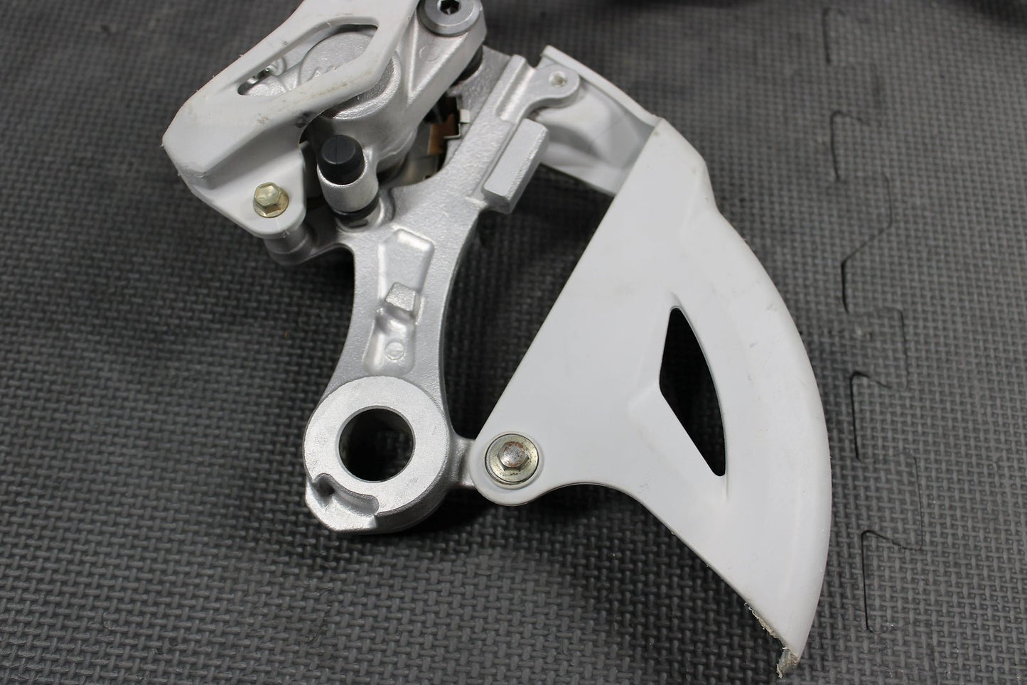 2008 YAMAHA YZ450F OEM NISSIN REAR BACK BRAKE CALIPER MASTER CYLINDER LEVER - hggarage