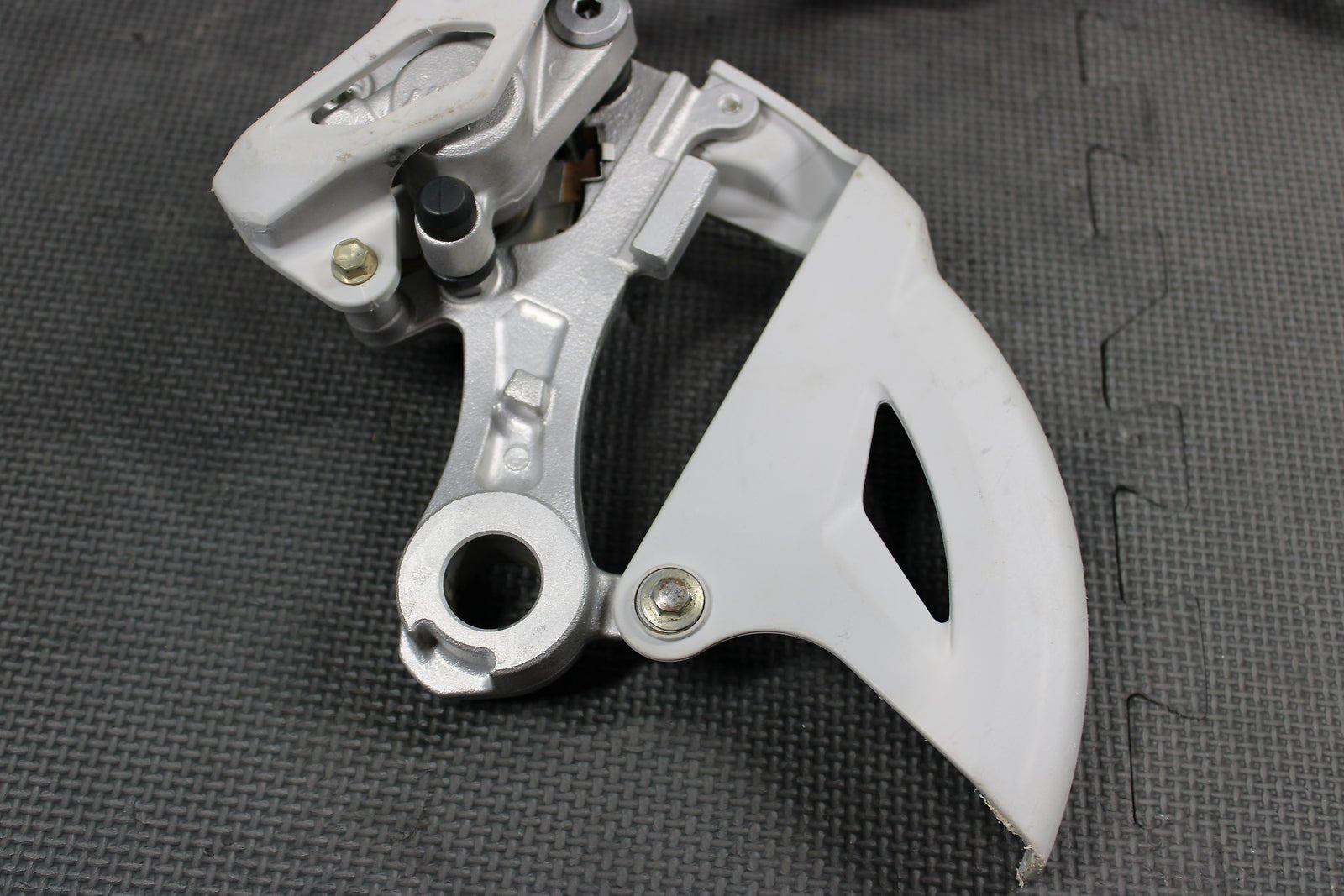 2008 YAMAHA YZ450F OEM NISSIN REAR BACK BRAKE CALIPER MASTER CYLINDER LEVER - hggarage