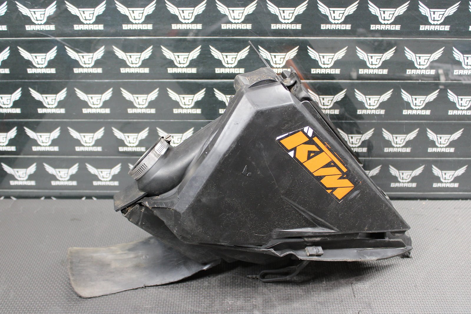 2006 KTM 85SX OEM AIRBOX INTAKE AIR CLEANER CASE 47006001051 - hggarage