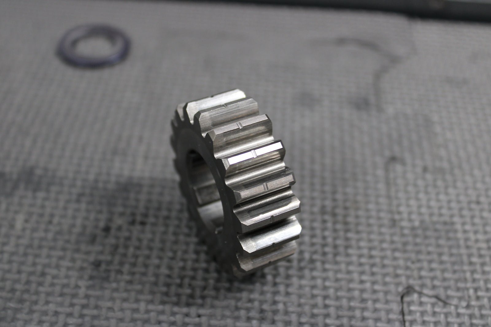 1999 HONDA CR500R OEM TRANSMISSION MAINSHAFT 2ND GEAR GEAR 18T 23421 - ML3 - 000 - hggarage