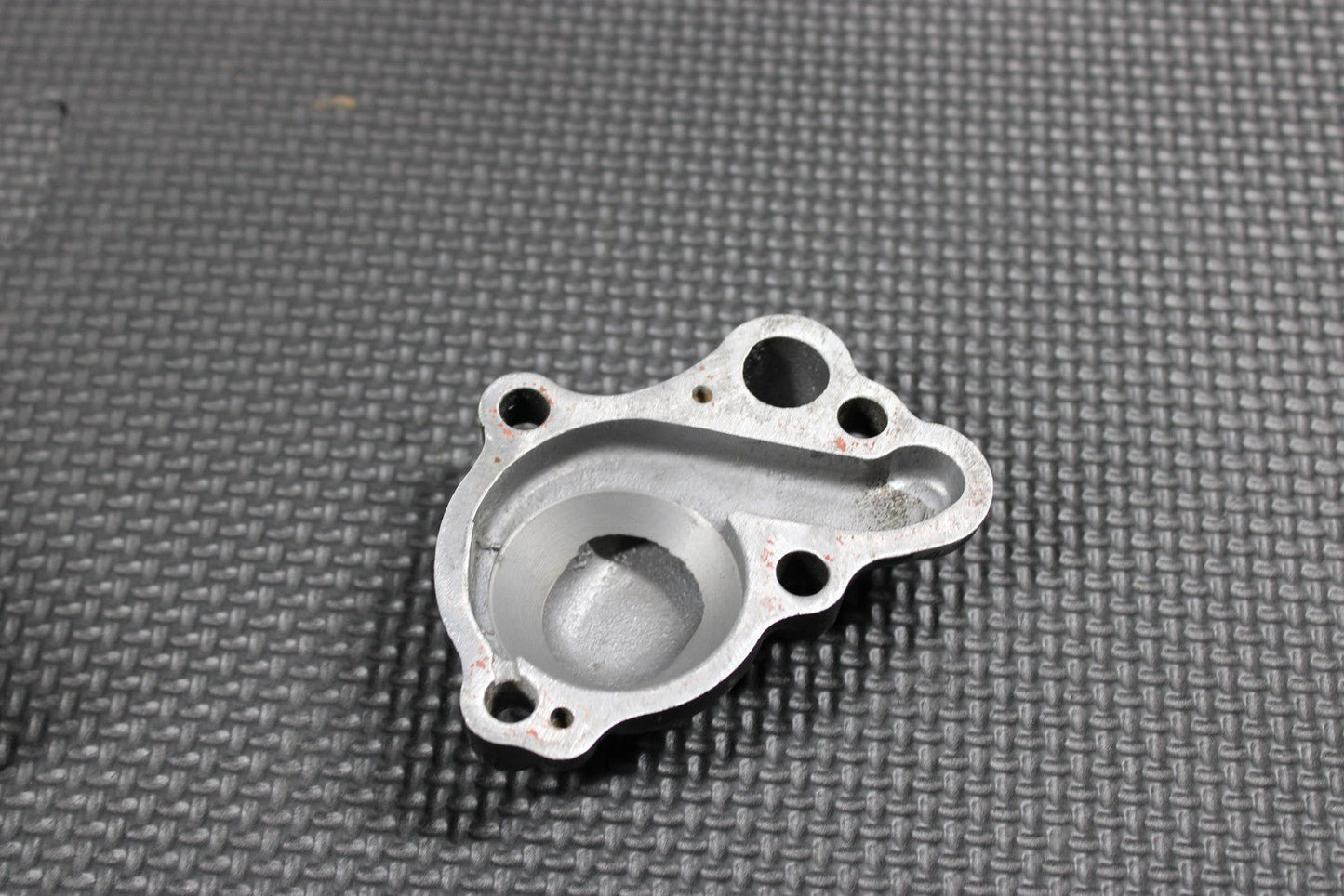1991 86 - 95 HONDA CR80R OEM ENGINE MOTOR SIDE CLUTCH COVER 11330 - GS2 - 405 - hggarage