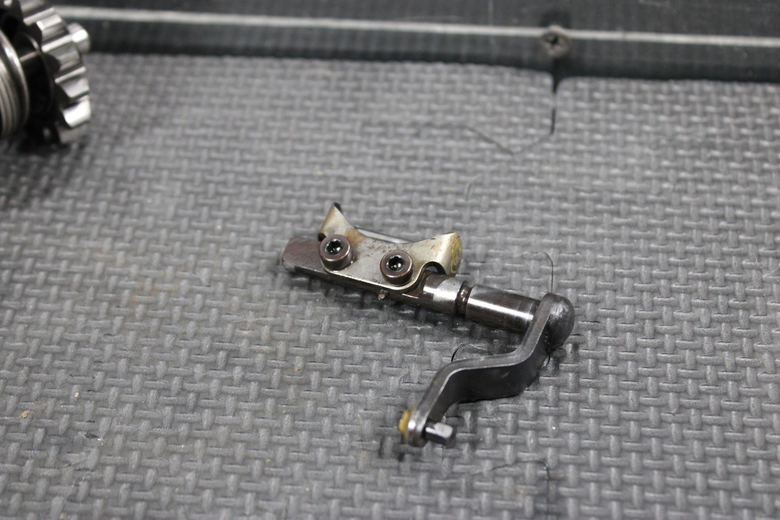1997 95 - 99 KAWASAKI KX250 OEM ENGINE POWERVALVE EXHUAST VALVE LINKAGE GOVERNOR - hggarage