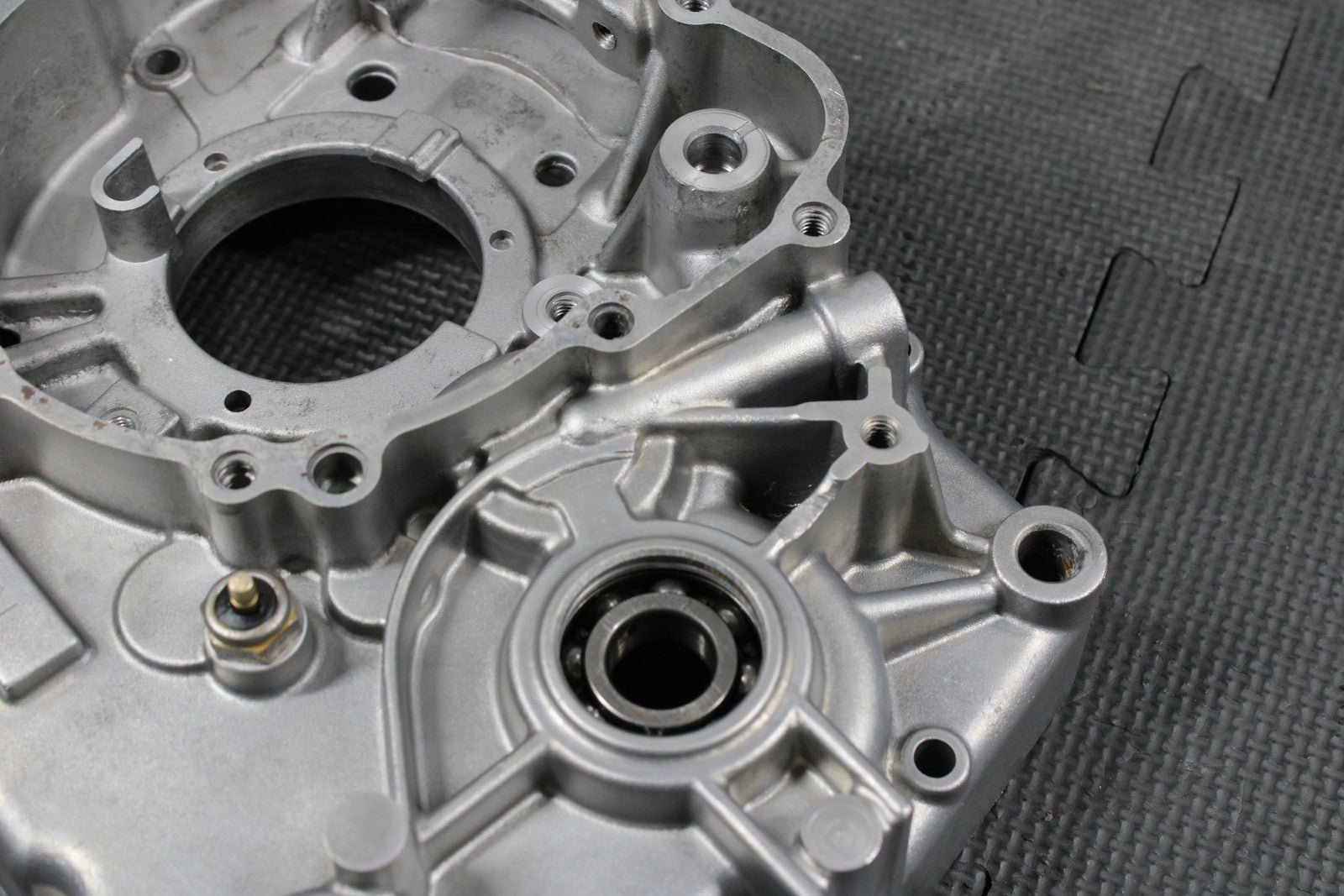 2008 KAWASAKI KLX140 OEM LEFT ENGINE CRANKCASE CRANK CASES BLOCK NEEDS REPAIR! - hggarage