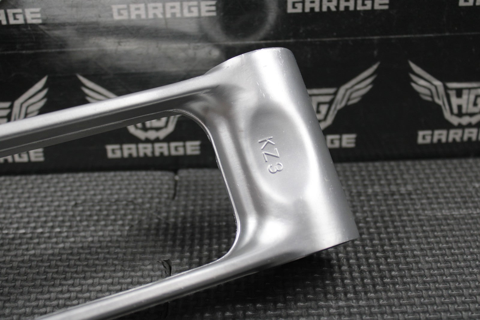 2001 95 - 01 HONDA CR500R OEM REAR SHOCK SWINGARM LINKAGE ROD 52475 - MAC - 680 MINT! - hggarage