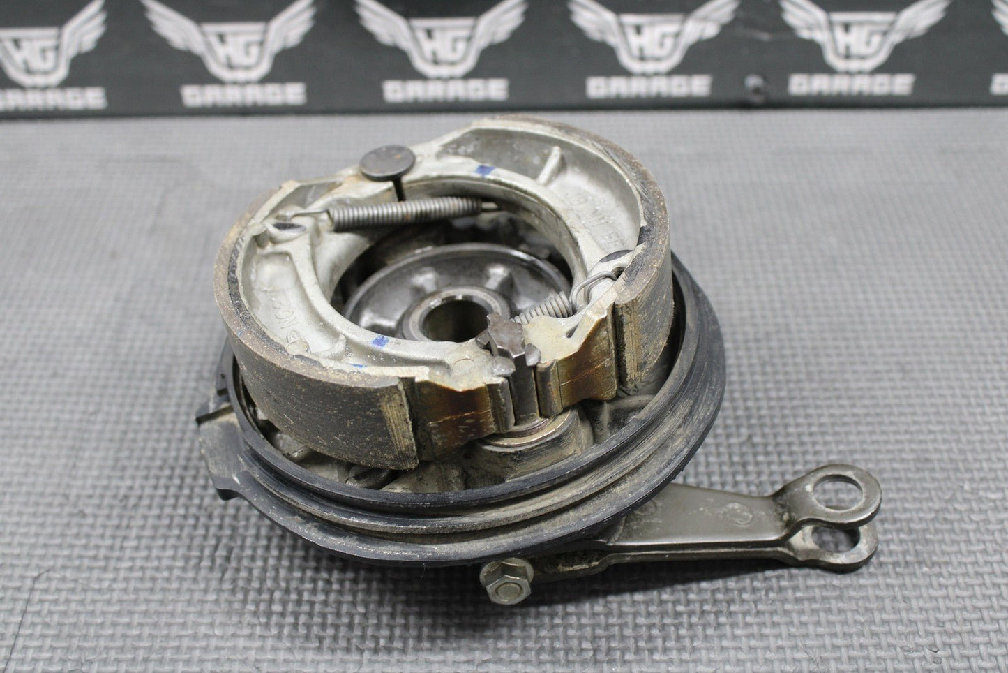 2002 HONDA XR200R 84 - 02 OEM REAR BACK BRAKE DRUM PANEL PADS CAM ASSEMBLY GOOD - hggarage