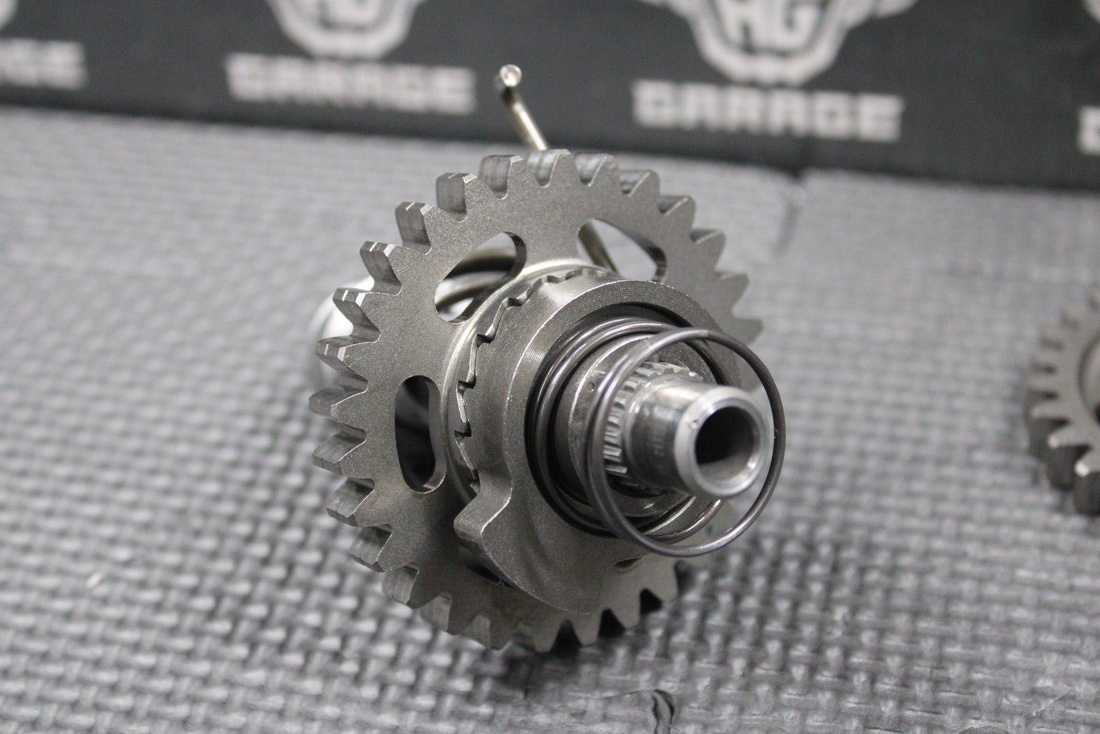 2005 HONDA CR125R OEM KICKSTART KICK START SHAFT W IDLER GEAR 28210 - KS6 - 700 - hggarage