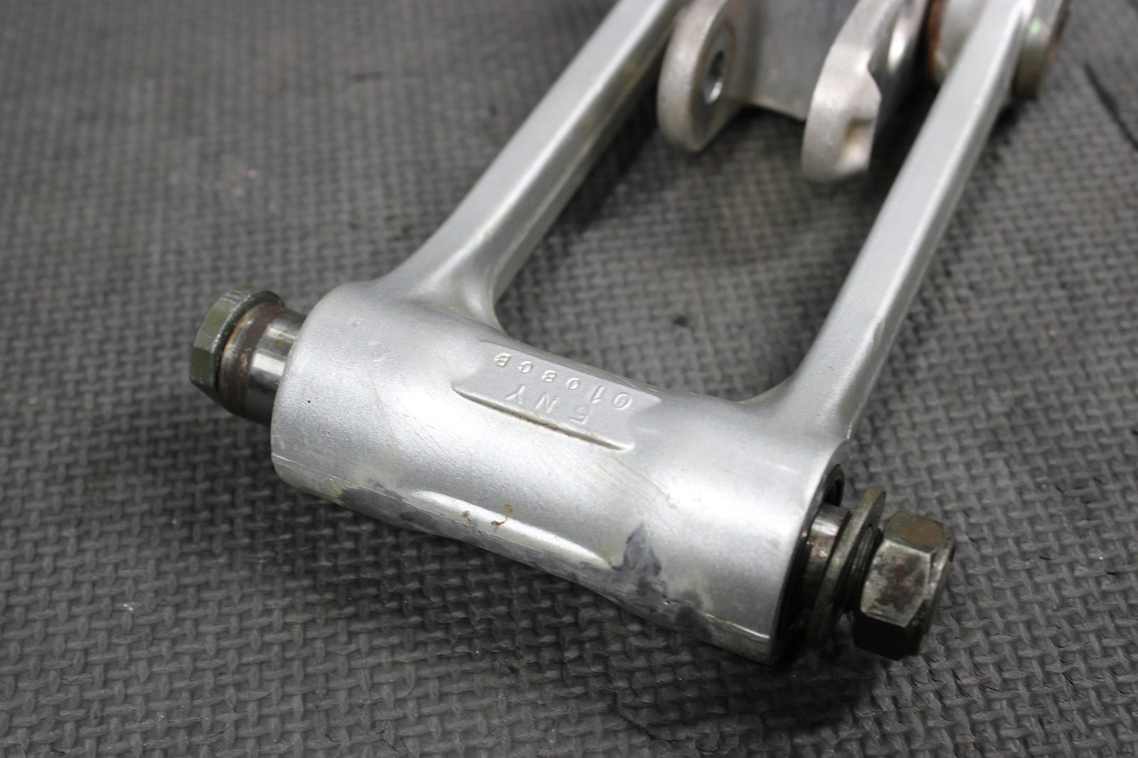 2002 YAMAHA YZ426F OEM REAR SHOCK LINKAGE LINKS 5NY - 2217A - 00 - 00 5NY - 2217F - 00 - 0 - hggarage