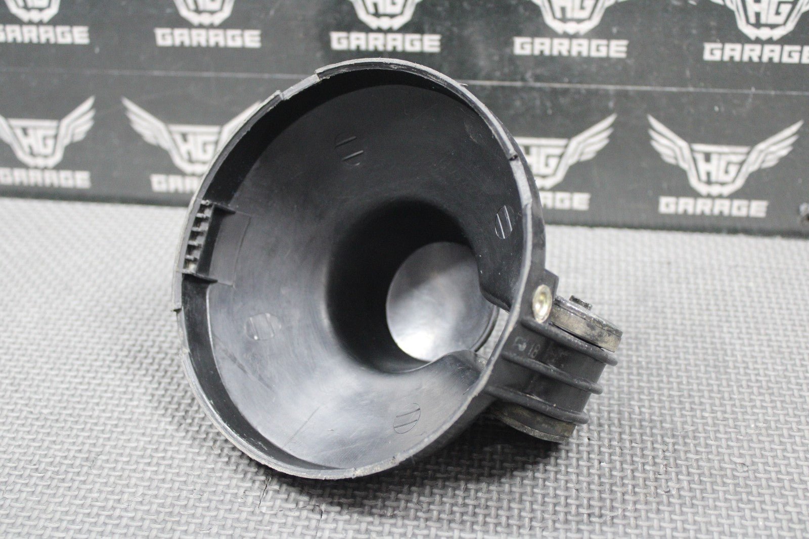 2001 YAMAHA BANSHEE YFZ350 OEM FRONT HEADLIGHT BODY HOUSING 2GU - 84330 - 70 - 00 - hggarage