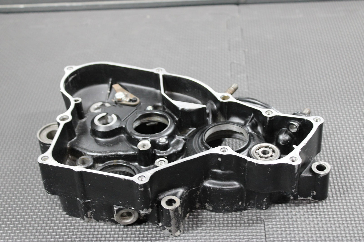 1991 86 - 95 HONDA CR80R OEM RIGHT ENGINE MOTOR CRANKCASE BLOCK 11100 - GC4 - 601 - hggarage