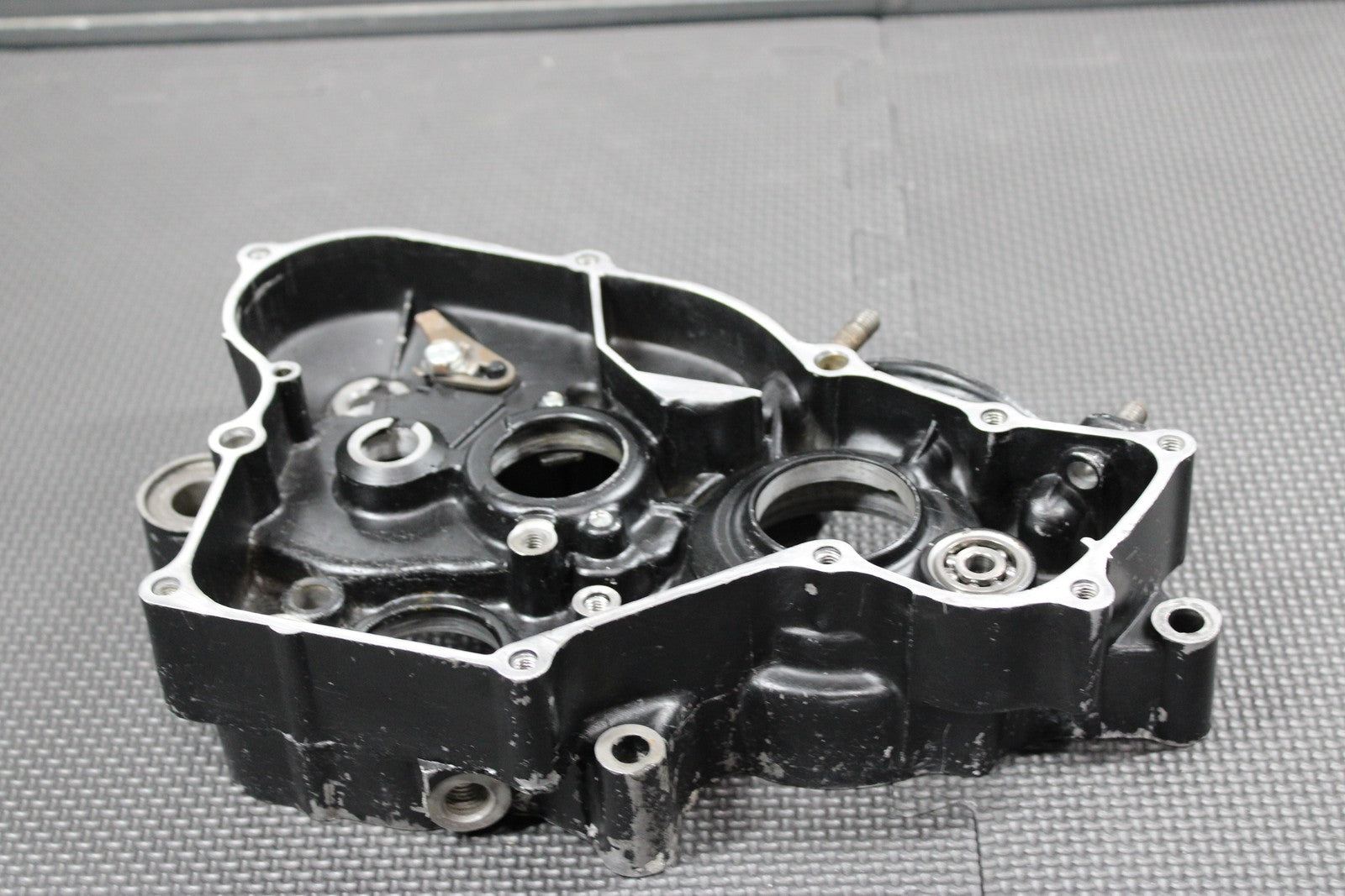 1991 86 - 95 HONDA CR80R OEM RIGHT ENGINE MOTOR CRANKCASE BLOCK 11100 - GC4 - 601 - hggarage