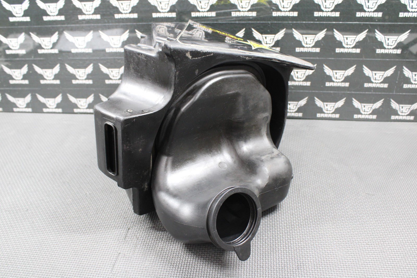 1999 SUZUKI RM125 MODEL X OEM AIRBOX AIR CLEANER FILTER BOX INTAKE 13700 - 36E01 - hggarage