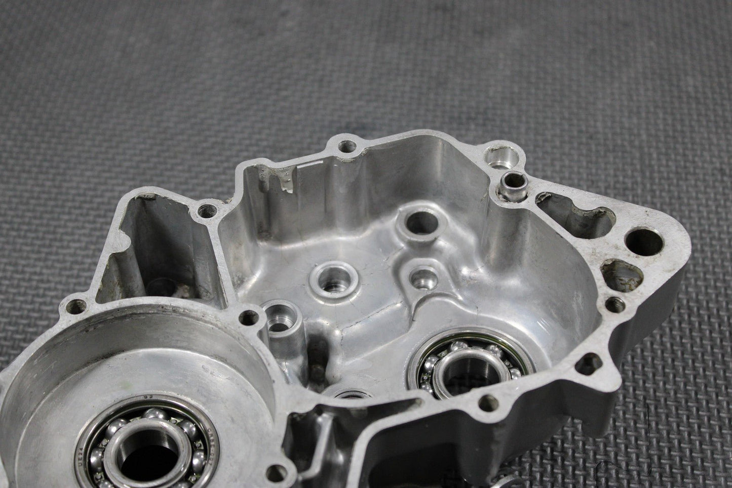 2007 02 - 18 YAMAHA YZ85 OEM LEFT ENGINE MOTOR CRANKCASE CRANK CASES BLOCK - hggarage