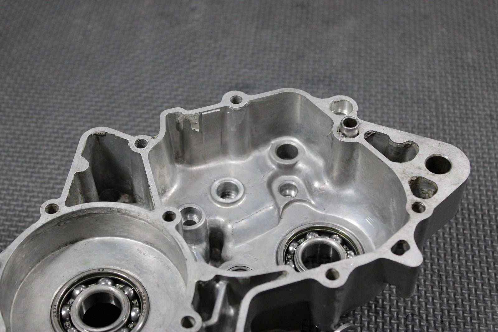 2007 02 - 18 YAMAHA YZ85 OEM LEFT ENGINE MOTOR CRANKCASE CRANK CASES BLOCK - hggarage