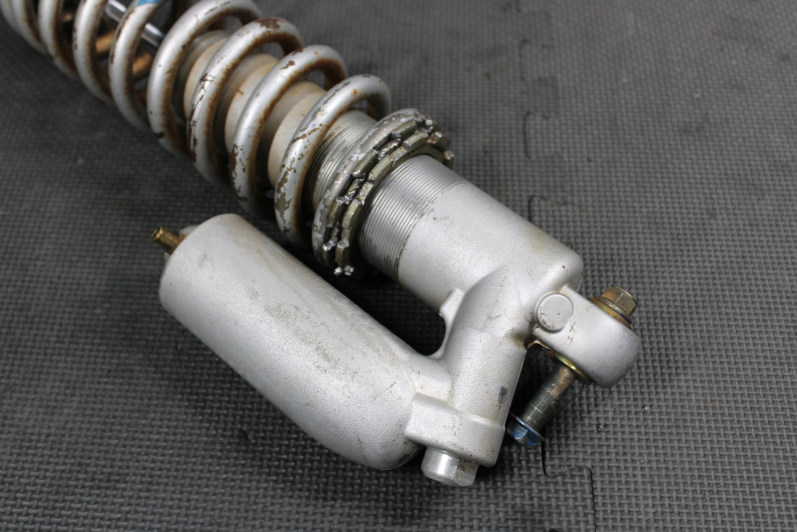 1998 YAMAHA YZ400F OEM REAR BACK SHOCK ABSORBER SUSPENSION - hggarage