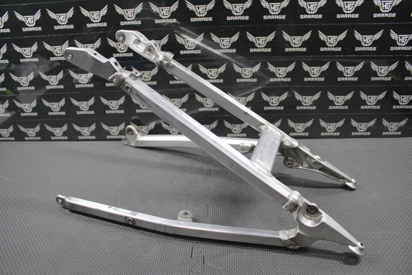 2020 SUZUKI RMZ250 18 - 20 RMZ450 OEM REAR BACK SUB FRAME SUBFRAME 41200 - 37K0 NICE - hggarage