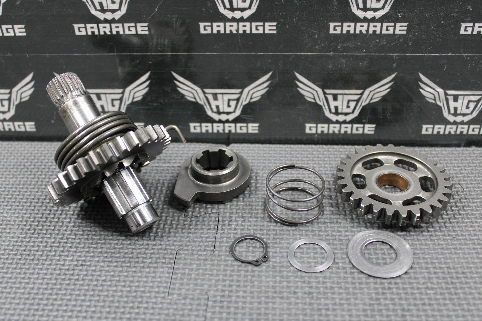 1995 SUZUKI 89 - 98 RMX250 OEM KICKSTART KICK START SHAFT W IDLER GEAR 26260 - 05D00 - hggarage