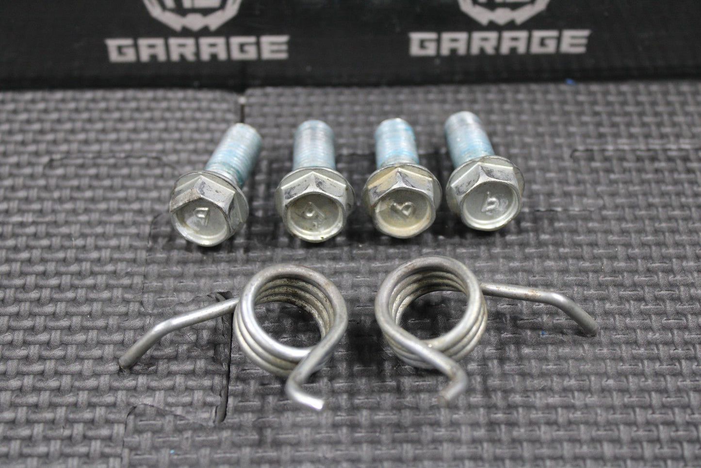 2019 SUZUKI RMZ250 RMZ450 OEM RIGHT LEFT FOOTPEG FOOTREST MOUNTING BRACKETS - hggarage
