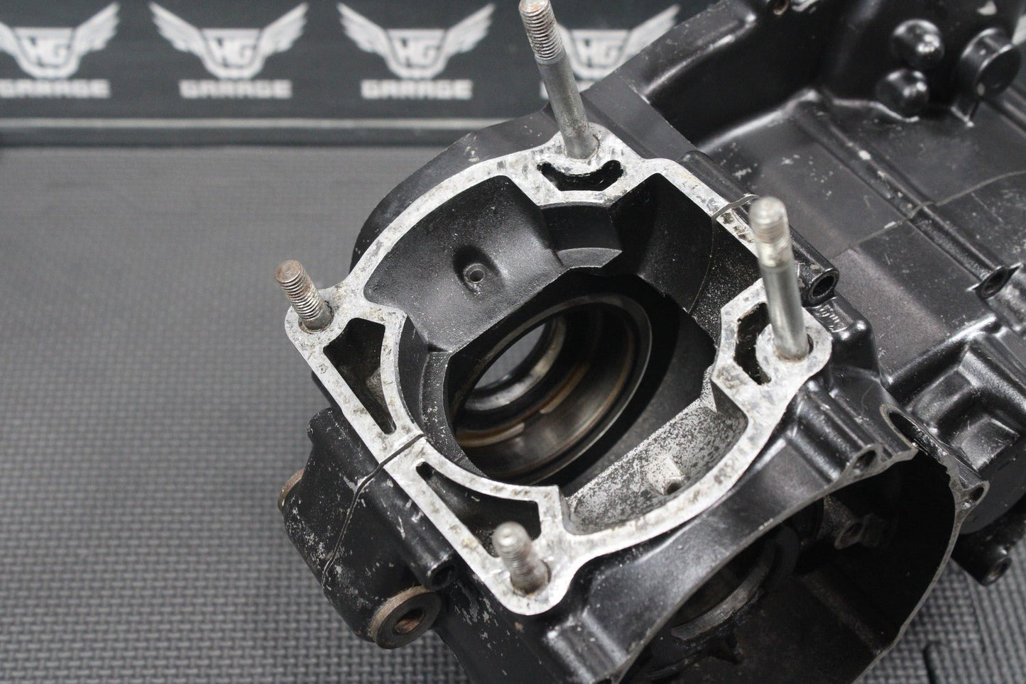 1986 KAWASAKI KDX200 86 - 87 OEM LEFT RIGHT ENGINE MOTOR CRANKCASE CRANK CASES - hggarage