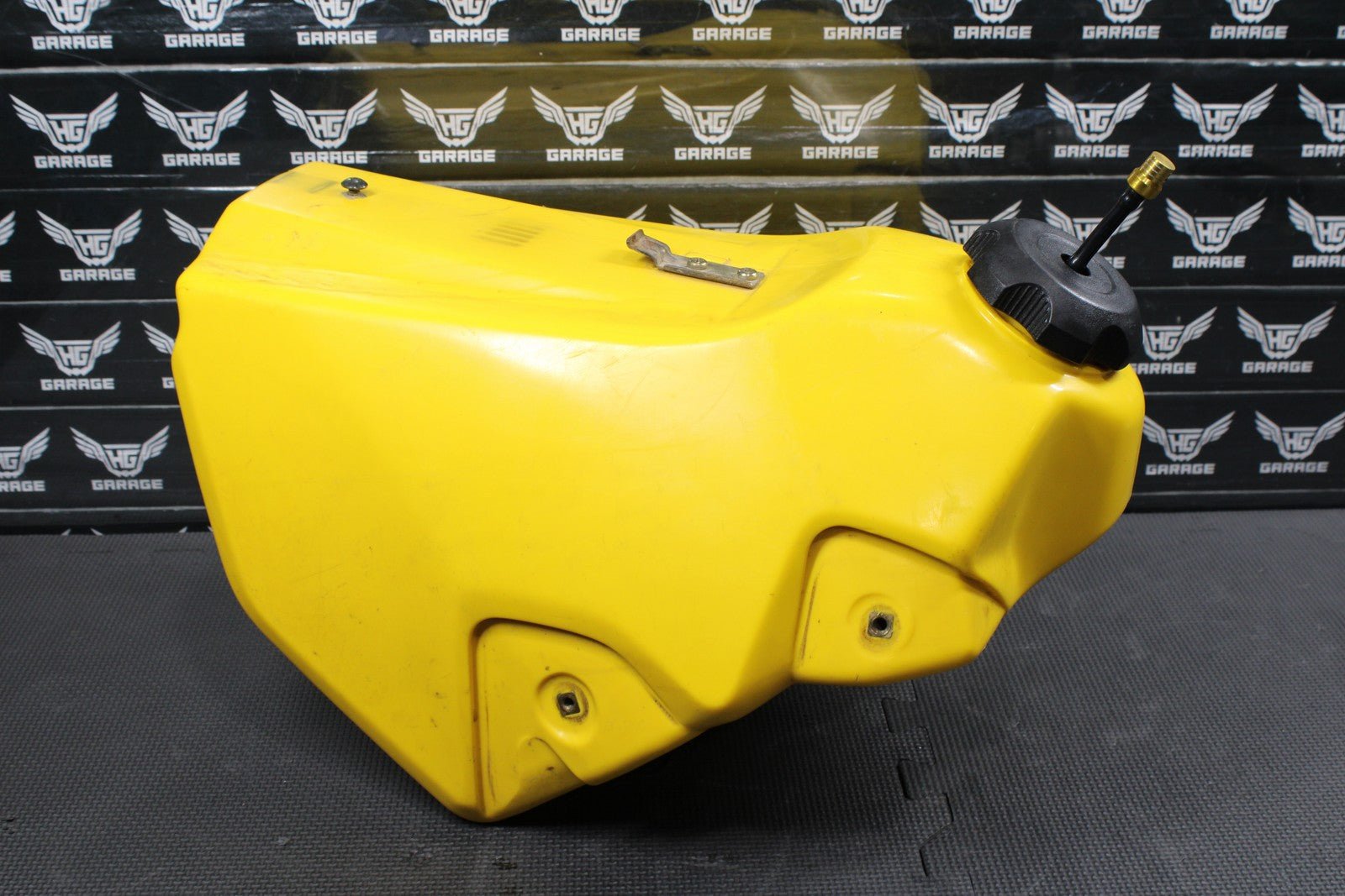 2000 SUZUKI DRZ400 00 - 04 OEM GAS FUEL TANK CELL PETROL RESERVOIR PLASTIC YELLOW - hggarage