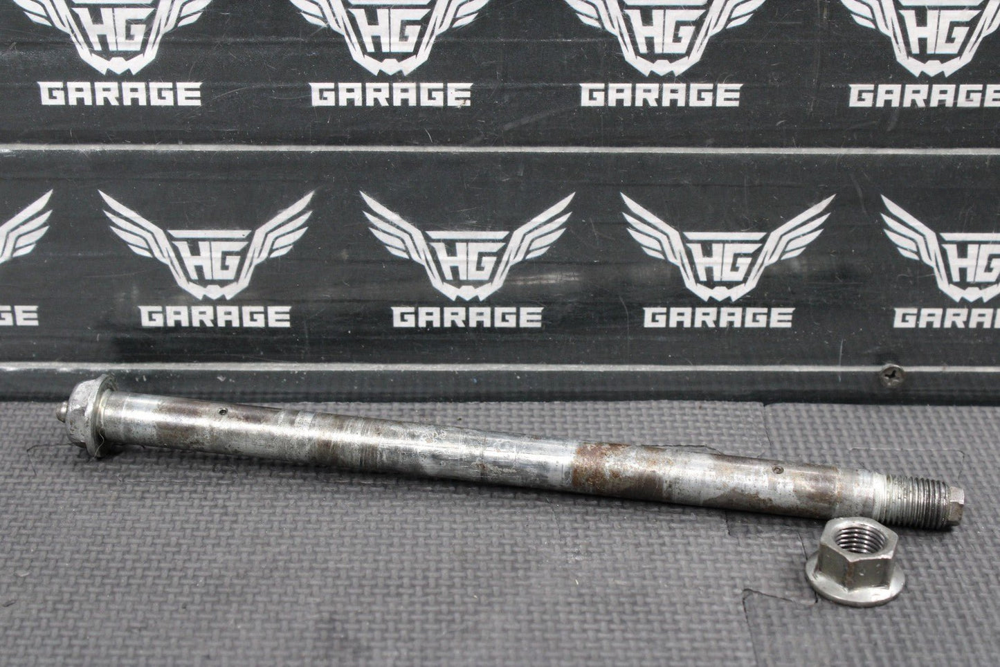 1986 KAWASAKI KDX200 OEM REAR SWINGARM BOLT SUSPENSION PIVOT AXLE 33032 - 1118 - hggarage