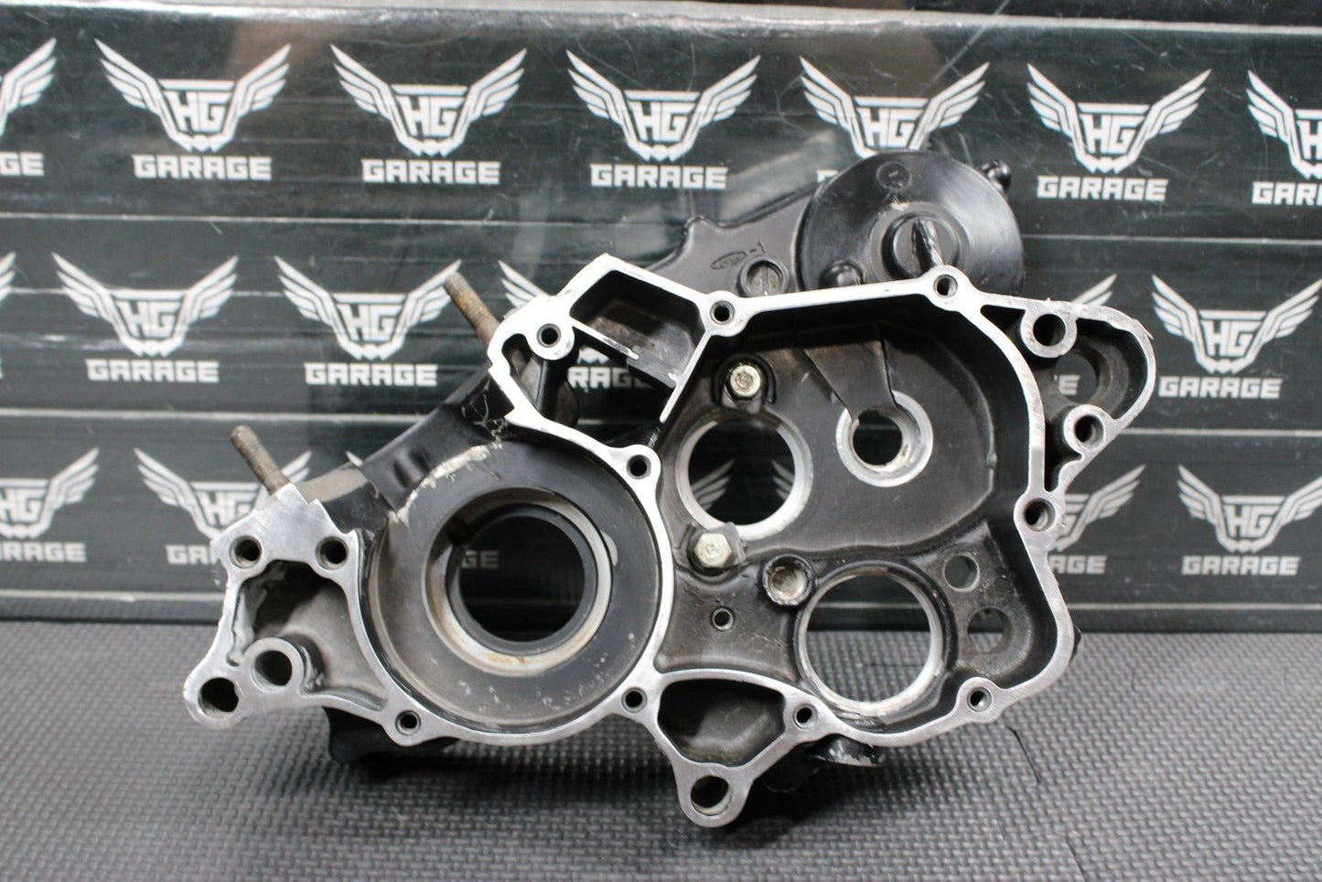 1991 86 - 95 HONDA CR80R OEM RIGHT ENGINE MOTOR CRANKCASE BLOCK 11100 - GC4 - 601 - hggarage