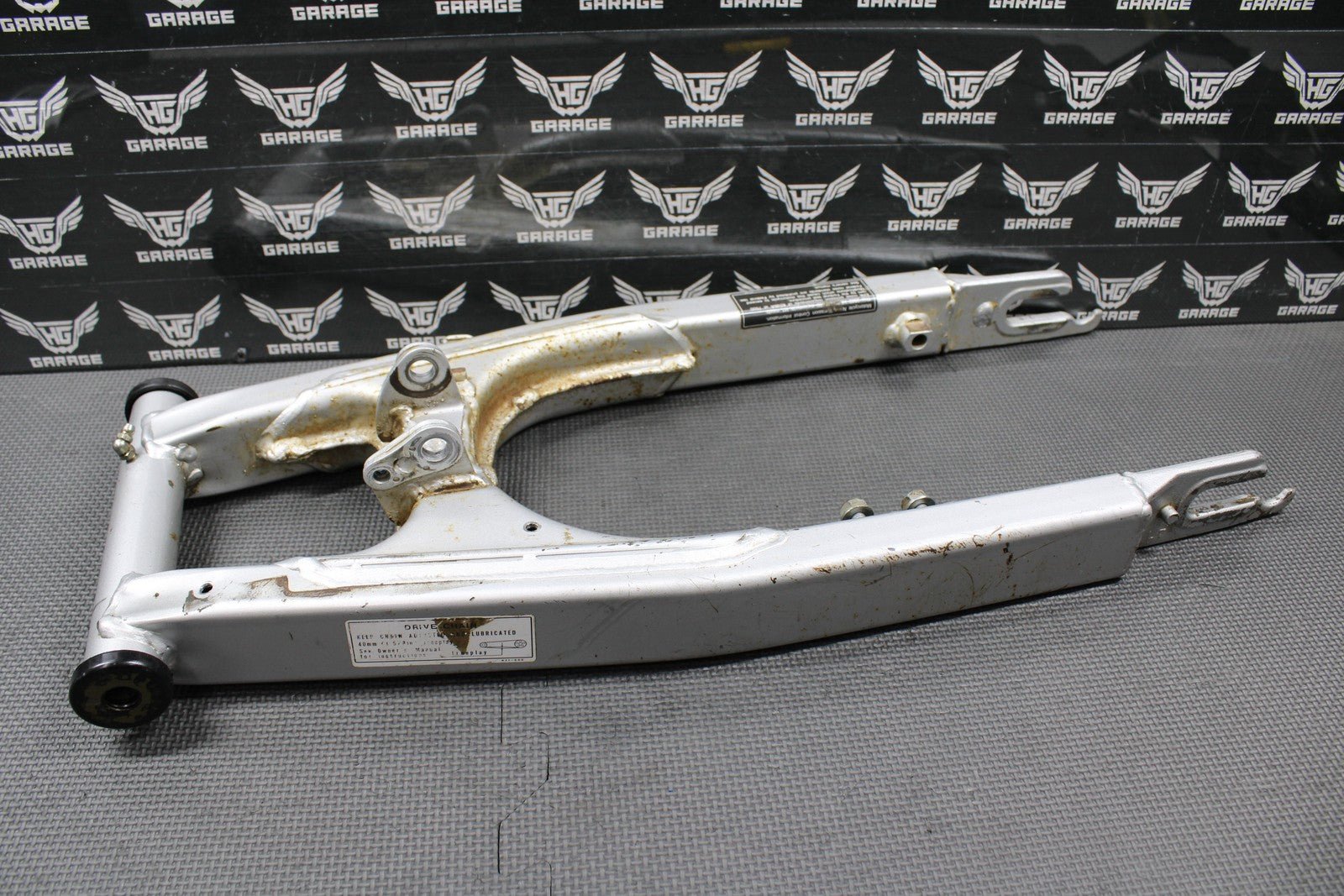 2002 00 - 02 HONDA XR200R OEM SWINGARM SWING ARM SUSPENSION 52200 - KT0 - A30ZA - hggarage