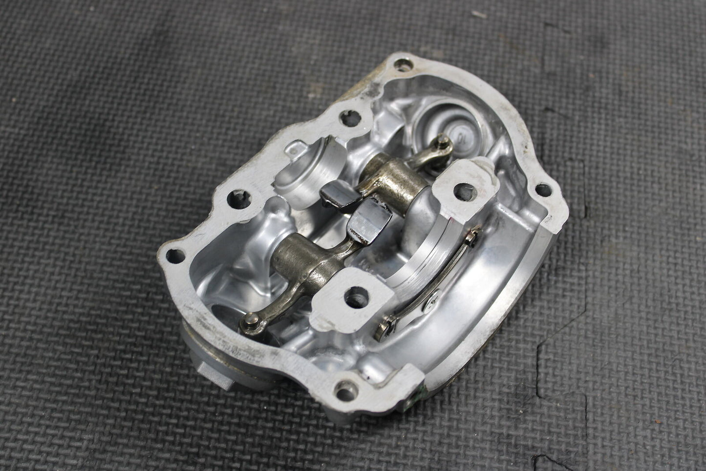 2005 HONDA CRF150F ENGINE MOTOR CYLINDER HEAD COVER VALVE ROCKER ASSEMBLY 12000-