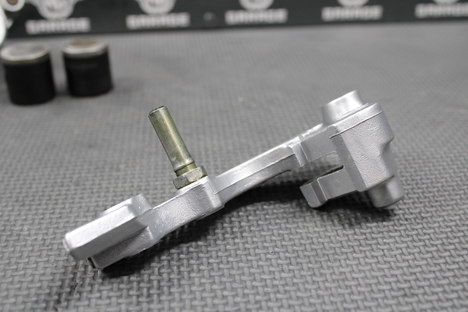 1995 HONDA CR250R OEM NISSIN FRONT BRAKE CALIPER & BRACKET 45150 - MAC - 681 NICE - hggarage