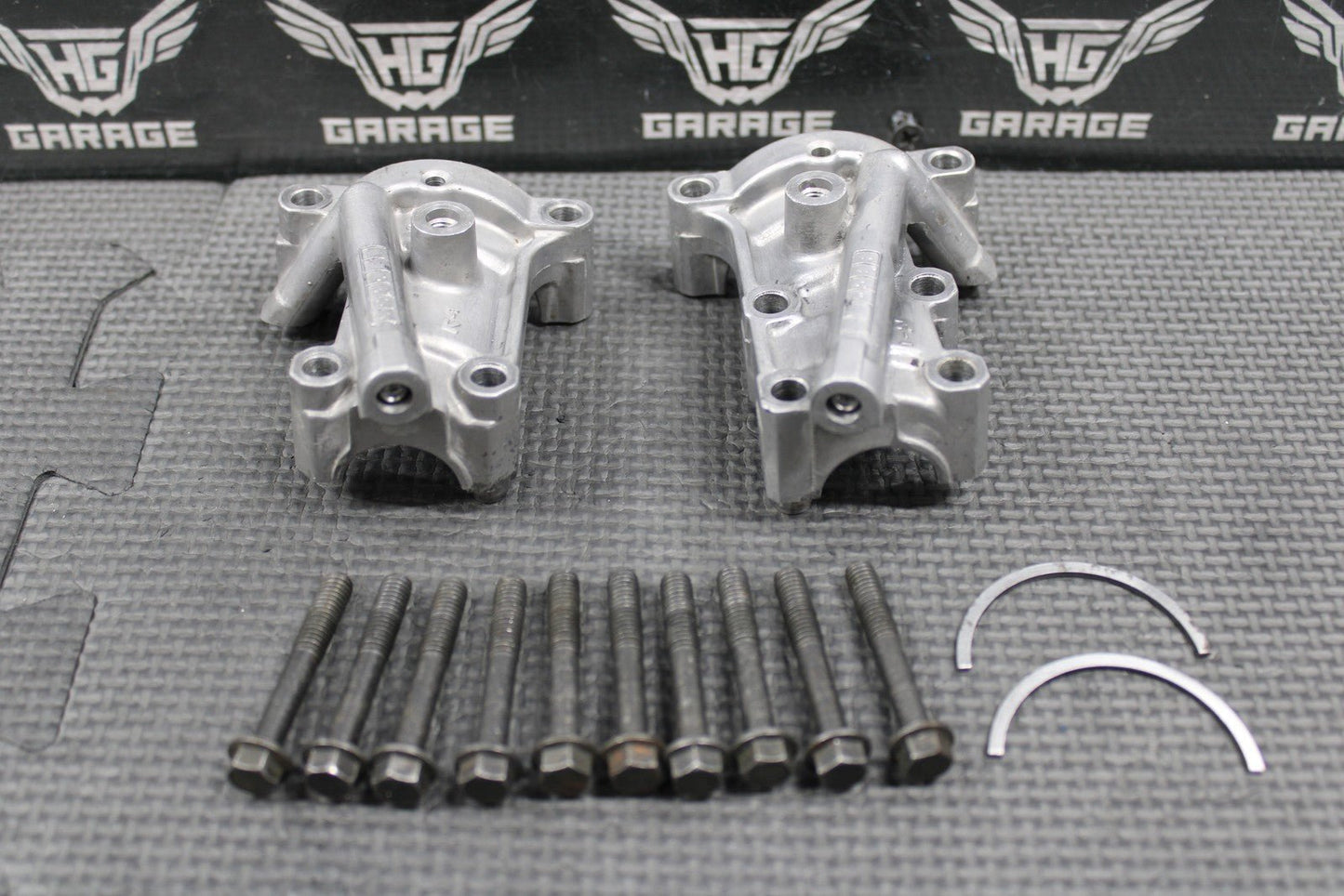 2003 YAMAHA 03 - 05 YZ450F WR450F OEM CYLINDER HEAD CAM CAPS CAMSHAFT TOWERS BOLTS - hggarage
