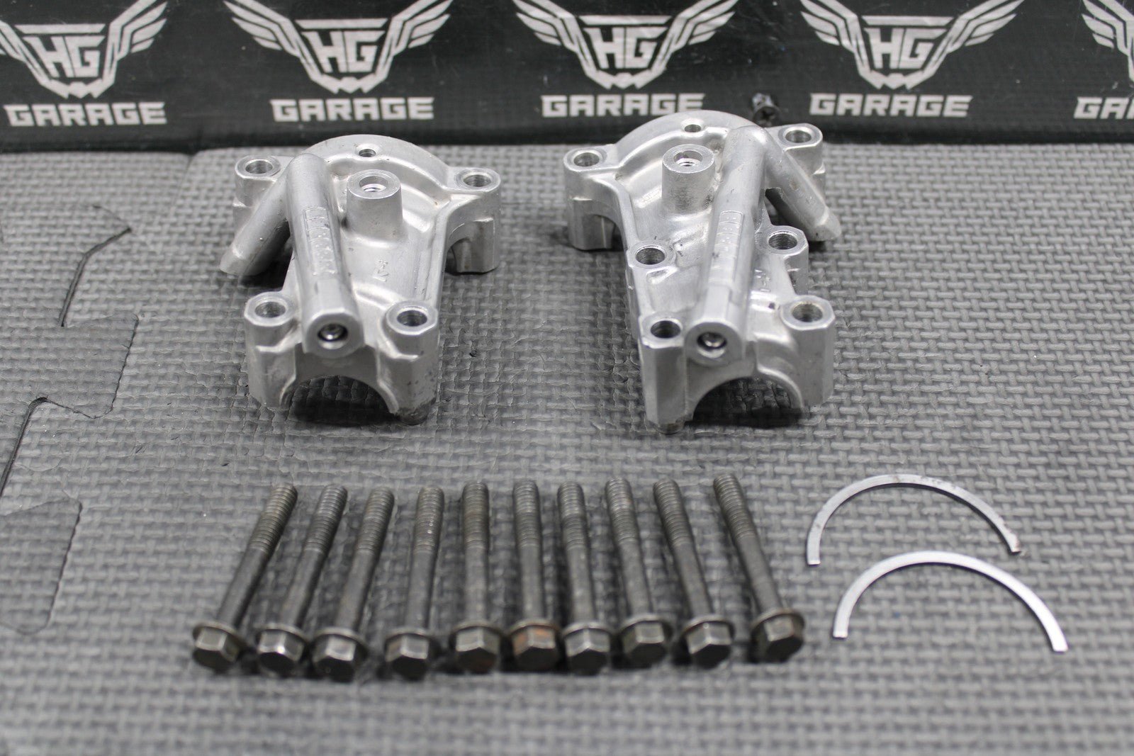 2003 YAMAHA 03 - 05 YZ450F WR450F OEM CYLINDER HEAD CAM CAPS CAMSHAFT TOWERS BOLTS - hggarage