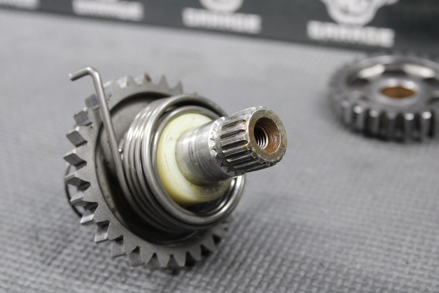 2003 SUZUKI 01 - 04 RM250 OEM KICKSTART KICK START SHAFT W IDLER GEAR 26211 - 05D03 - hggarage