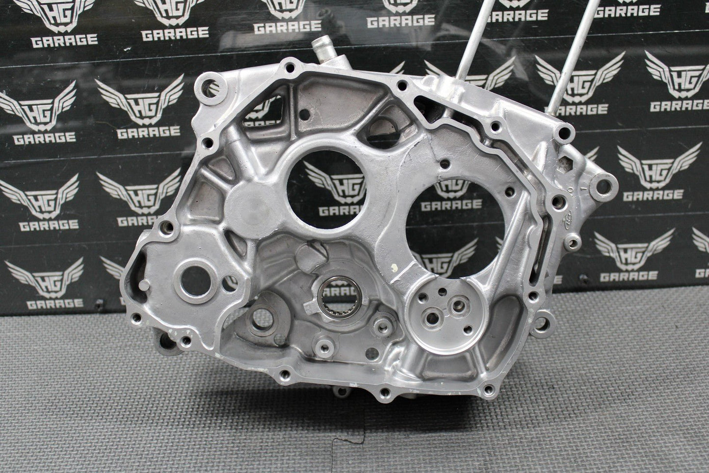 1999 93 - 02 HONDA XR200R OEM RIGHT ENGINE MOTOR CRANKCASE CRANK CASE 11100 - KT0 - 68 - hggarage